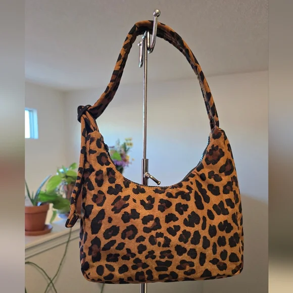 Baggu Nylon Leopard Print Shoulder Bag - Brown Animal Print - Picture 12 of 12